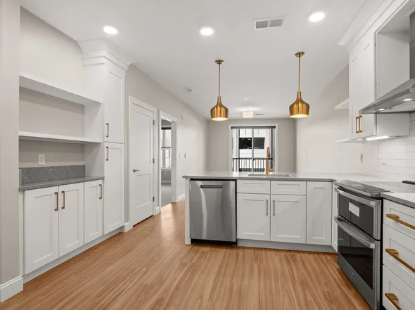 99 Foundry Place #206, Portsmouth, NH 03801