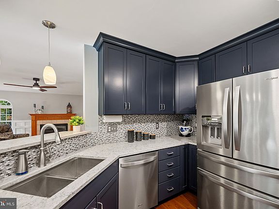 5th image of 4120 Dartmoor Ct