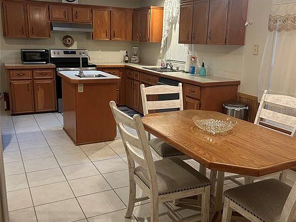 4th image of 252 Rita Bee Ave