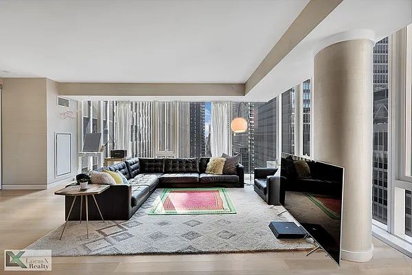 Rented by Lucas X Realty LLC | media 31