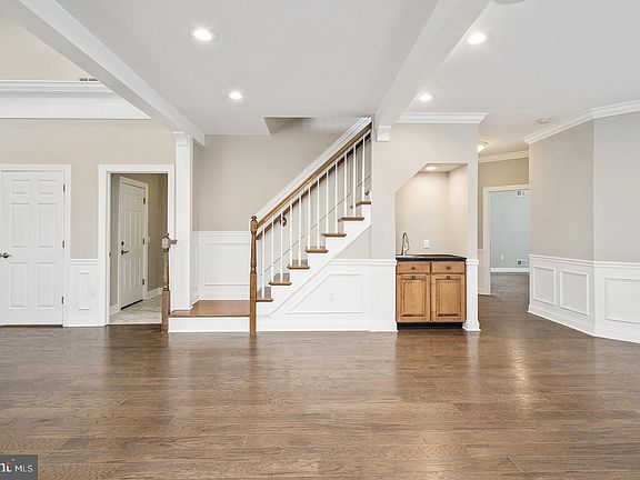 4th image of 806 Tanglewood Ct
