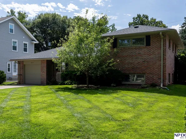 3849 Dudley St, Lincoln, NE 68503