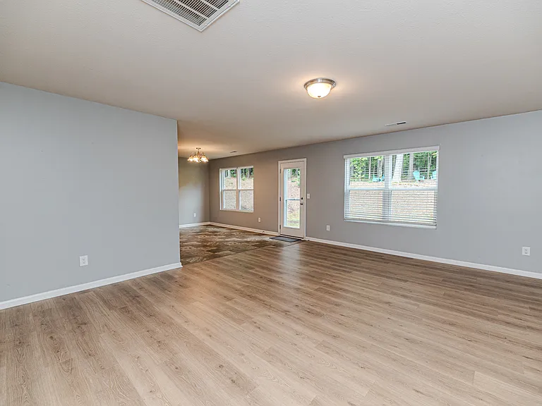 2441 Westgate Dr — Photo 9