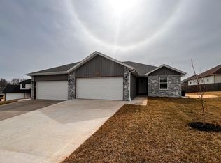 812 E Watermill Cir, Ozark, MO 65721