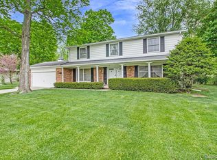 3423 Longview Dr, Flushing, MI 48433