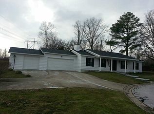 3026 Summitt Dr, Siloam Springs, AR 72761