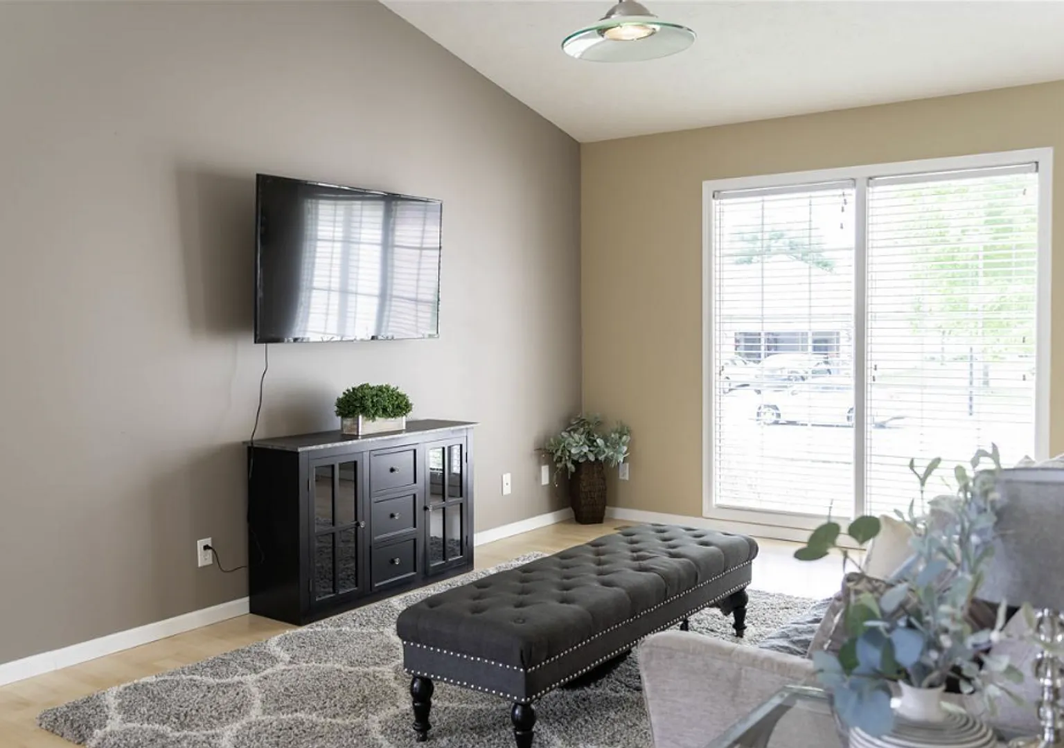 3 bedroom/3 bath Single Family Home — Photo 4