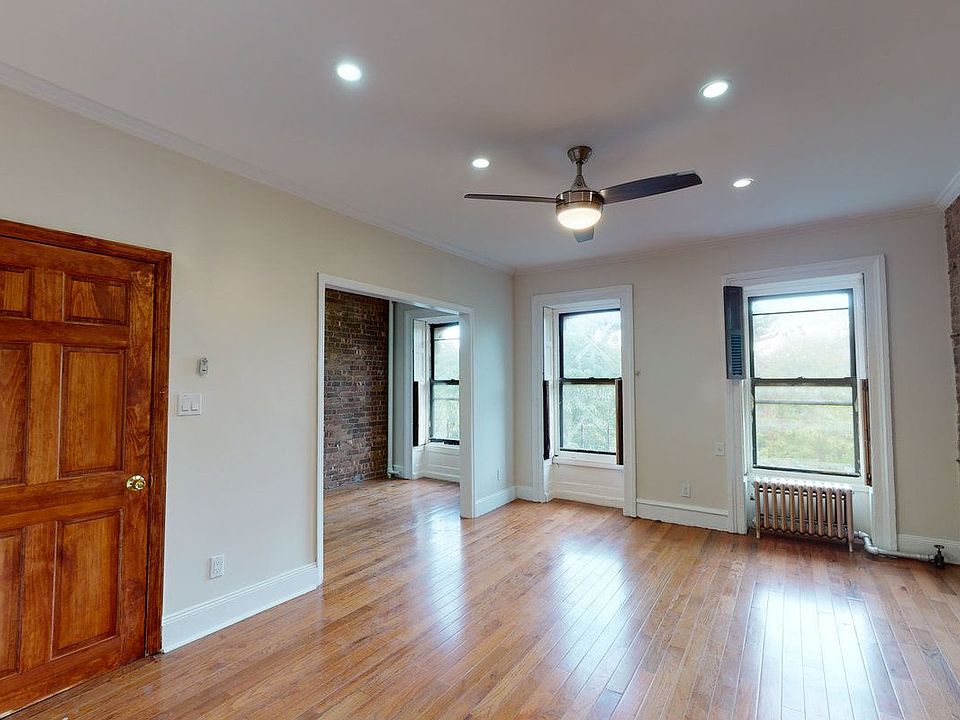 1st image of 134 Saint James Pl #3