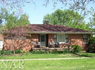 1101 N Lee St, Bloomington, IL 61701