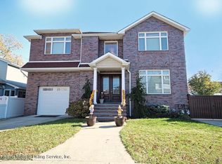 300 Husson St, Staten Island, NY 10306