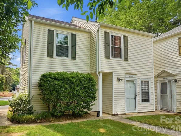 8501 Pine Thicket Ct, Charlotte, NC 28226