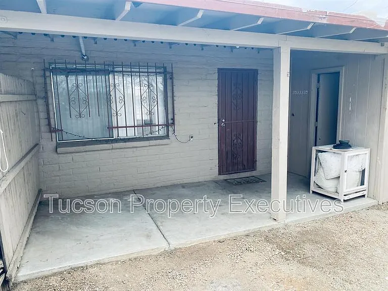 5756 S Park Ave — Photo 8