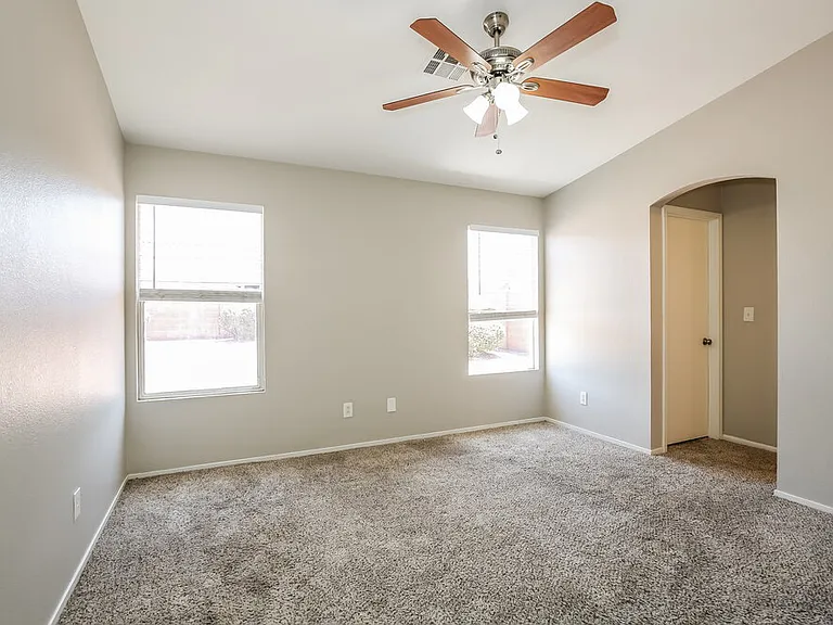3009 Honeysuckle Ave — Photo 9
