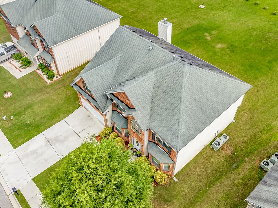 2nd image of 1411 White Rocks Way