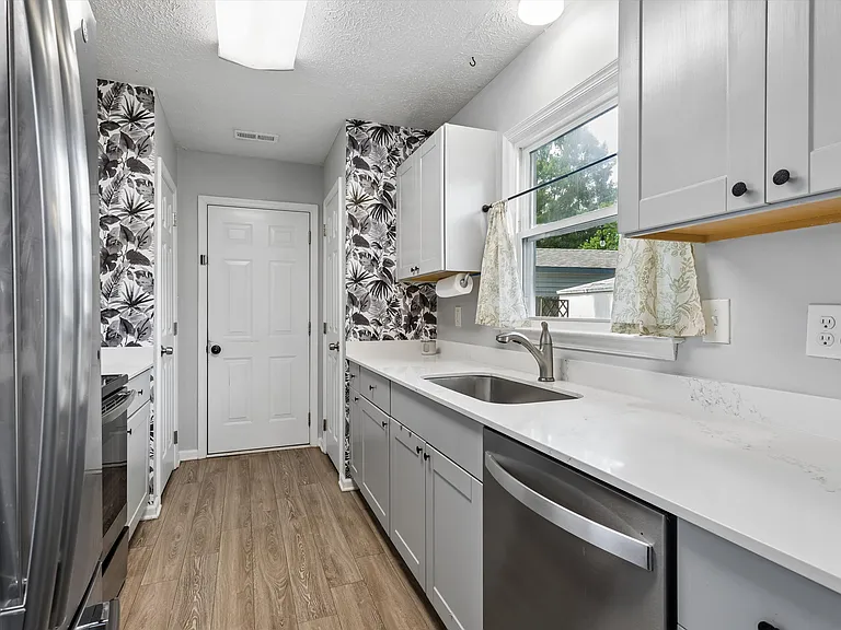 160 Fairmont Dr — Photo 22