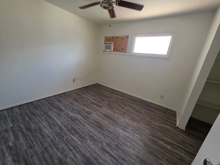 2422 Redwood St — Photo 11