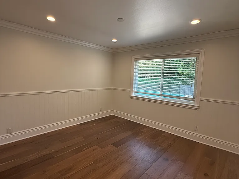 1348 Hollydale Dr — Photo 13