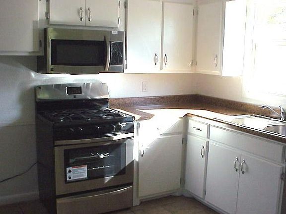 3rd image of 3149 Ivy Ln