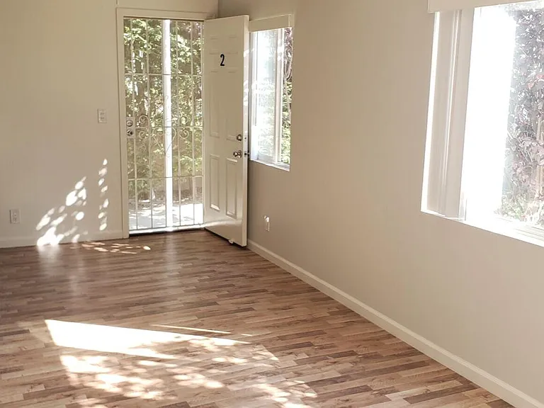 814 Sartori Ave #Q — Photo 15