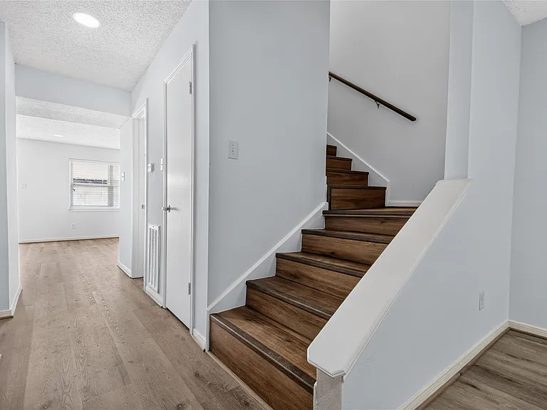 1334 Country Place Dr — Photo 19