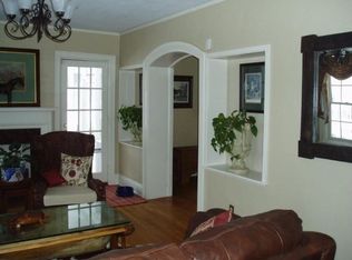 886 Sherwood Rd, Charleston, WV 25314