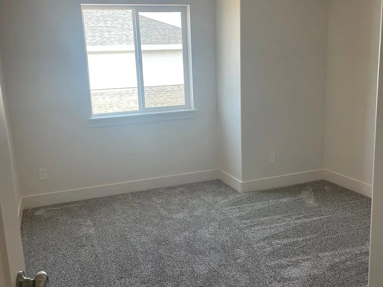 917 N 100 W — Photo 13