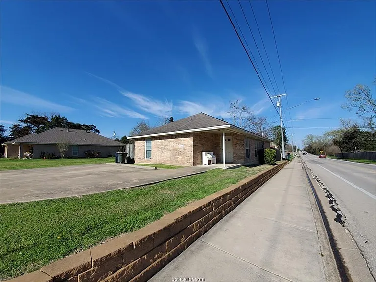 827 Pasler St — Photo 19