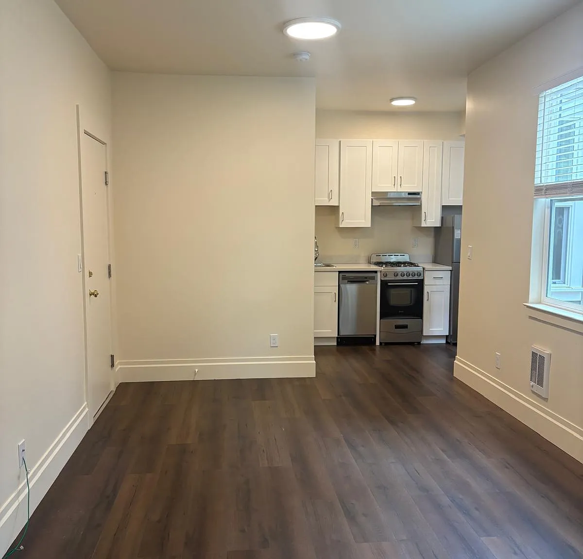 1202 Hampshire St — Photo 4