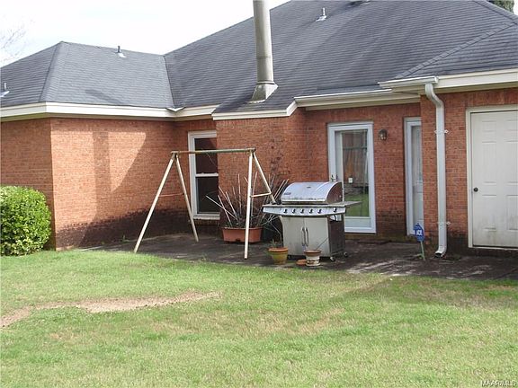 3rd image of 2305 Cedarwood Ln