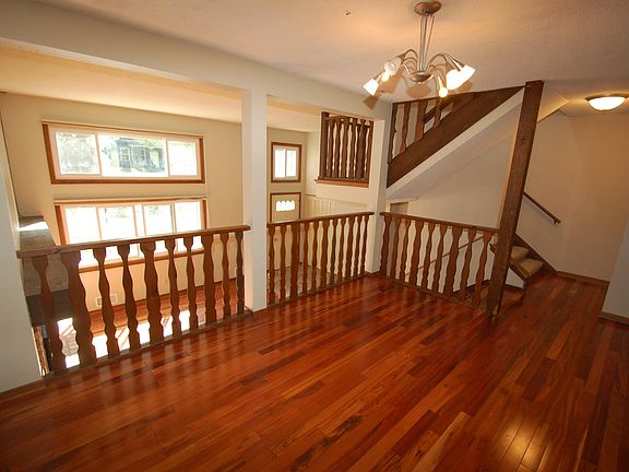 Large Dining area or 2nd living room