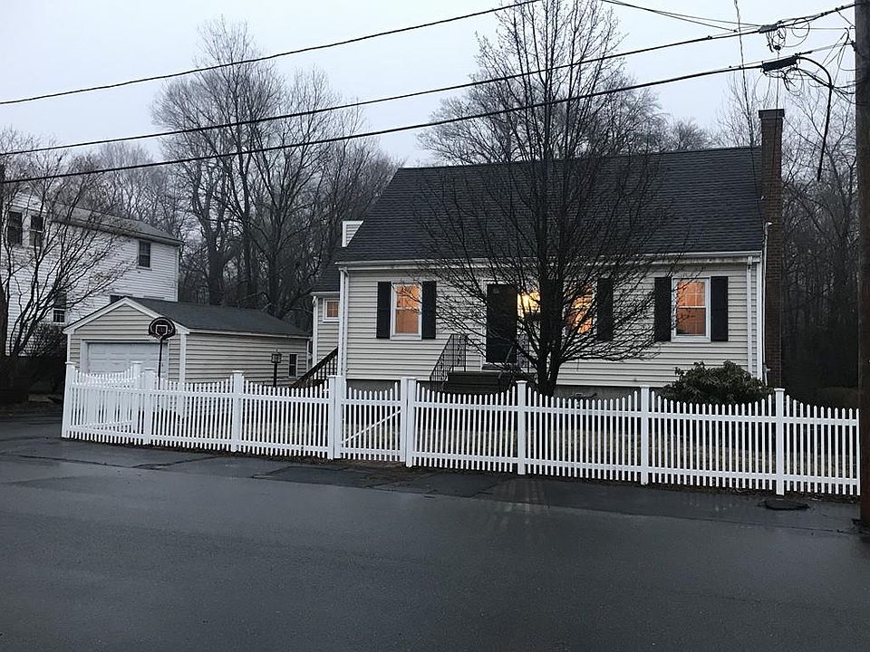 2nd image of 42 Danbury Rd