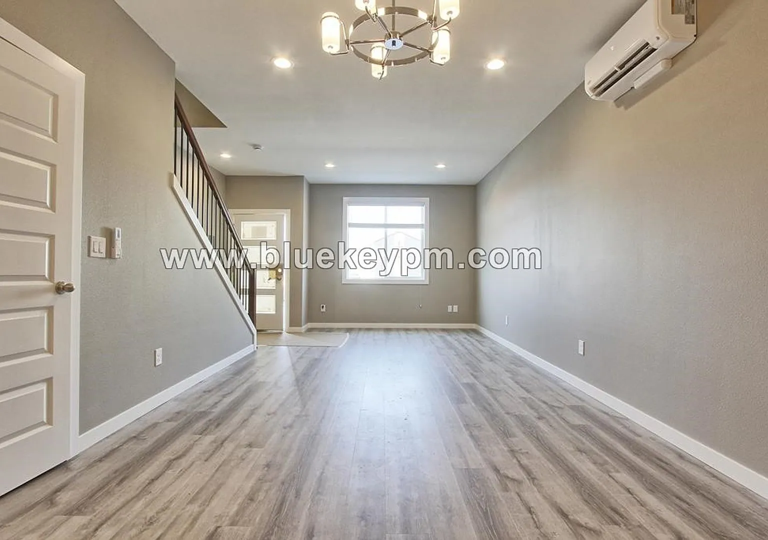 2 Bed, 2.5 Bath Townhome on Broadway and E. 28th Street — Photo 4