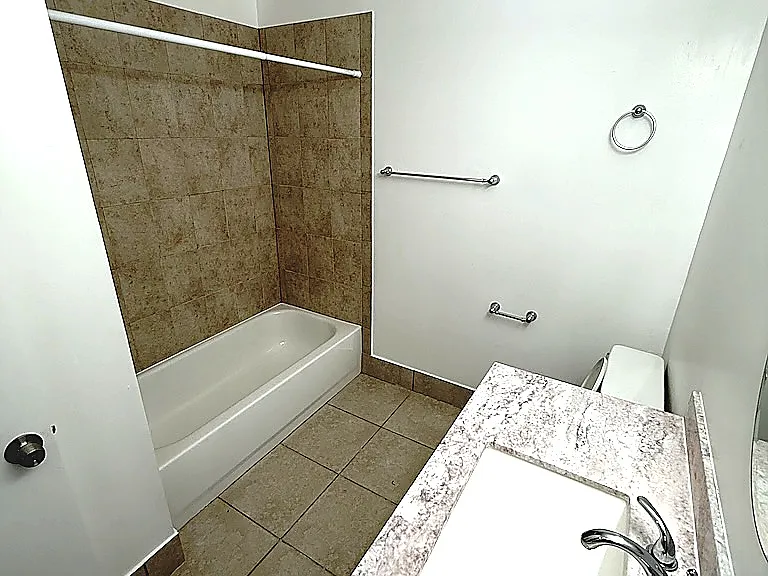 8185 NW 8th Mnr #8 — Photo 5