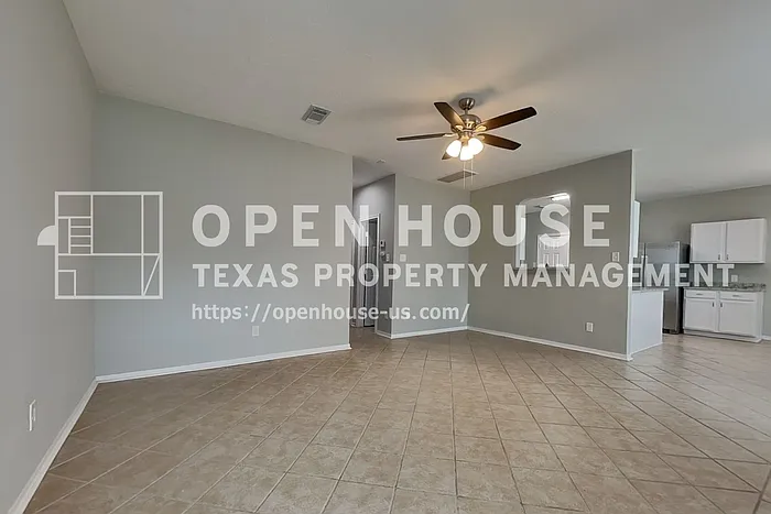 1210 Colonial Heights Dr — Photo 3