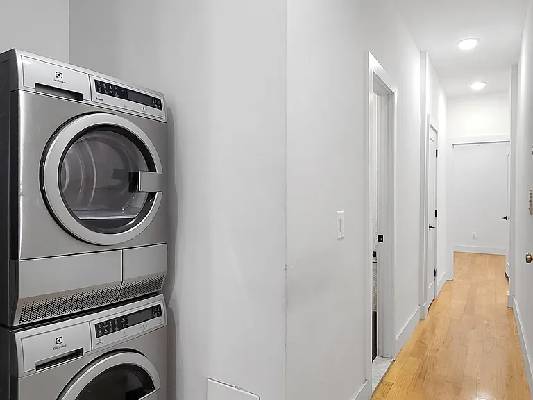 350 Lenox Ave #2R — Photo 4