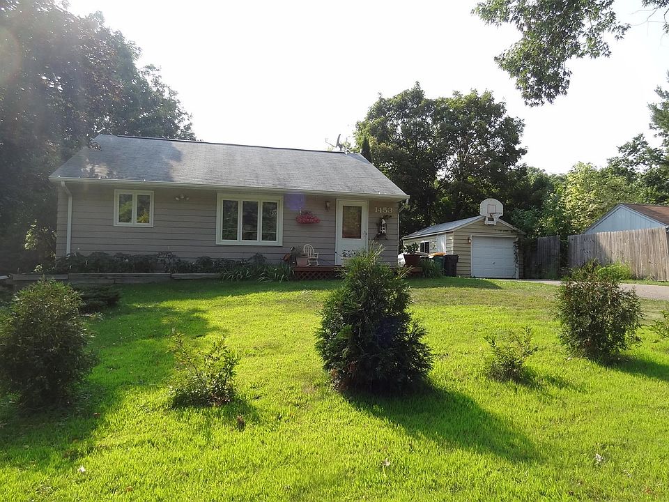 1453 North Arm Dr Orono Huge lot mature trees