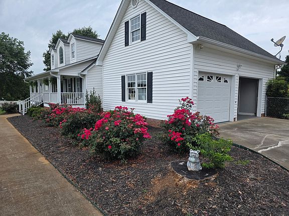 3rd image of 309 Morgan Cir