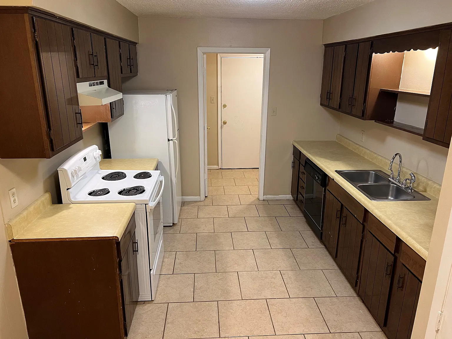 2 bed, 1.5 bath, 1068 sqft, $995 — Photo 4
