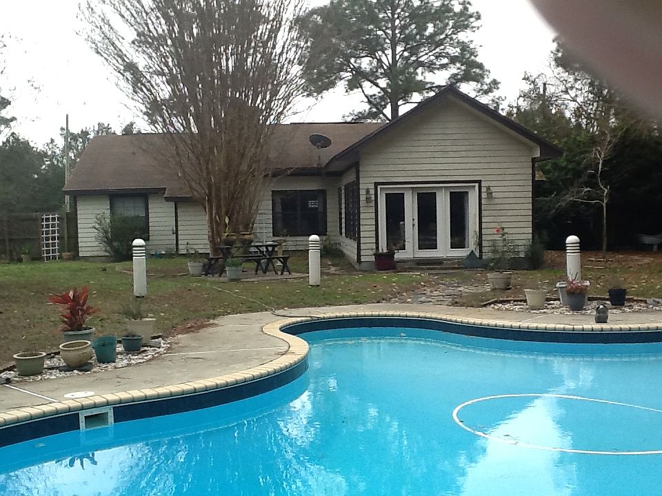 2nd image of 8194 Escola St
