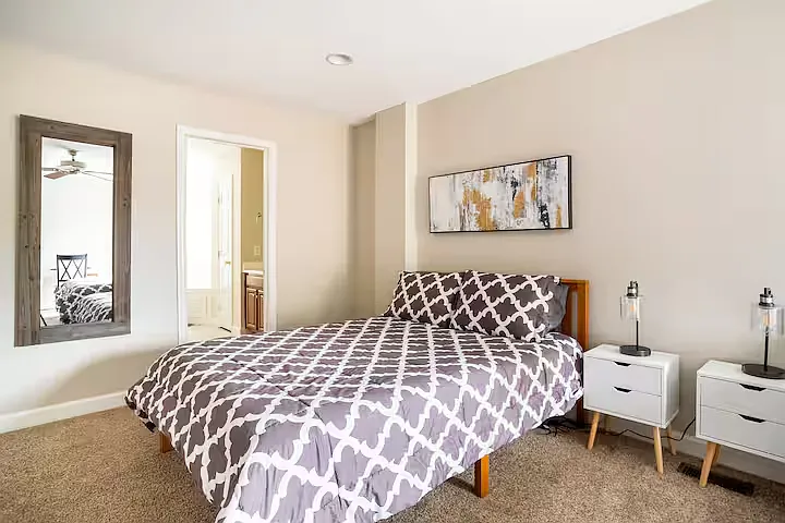 1726 Underwood St — Photo 10