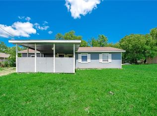 303 S Milton St, Celeste, TX 75423