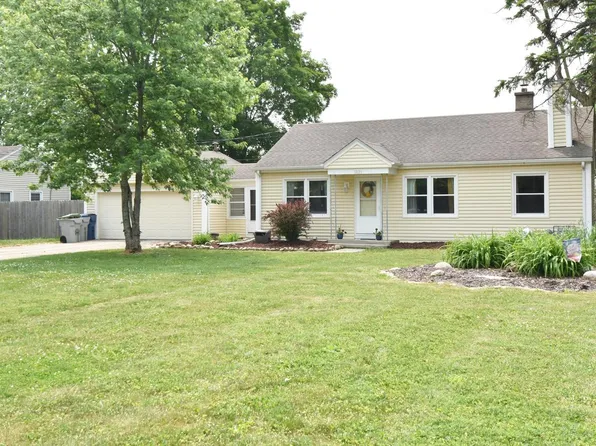 11823 West Bobolink AVENUE, Milwaukee, WI 53225