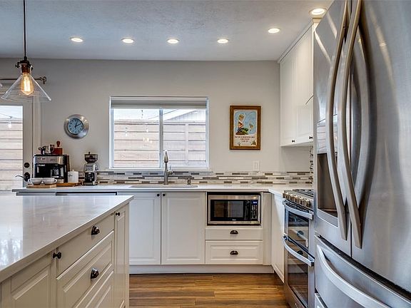 5th image of 10939 Middle Knoll Dr