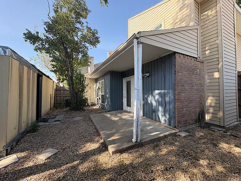 14379 Haymeadow Cir — Photo 17