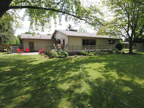 3rd image of 5185 Hillview Dr