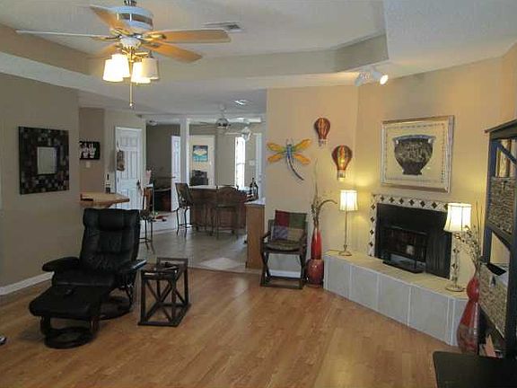 4th image of 2812 Woods Dr