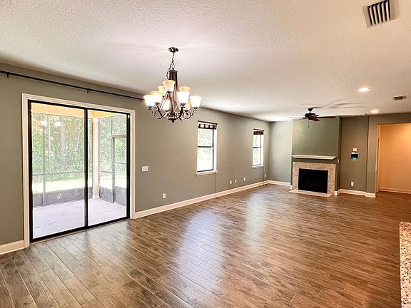 5th image of 180 Tuscany Bend St