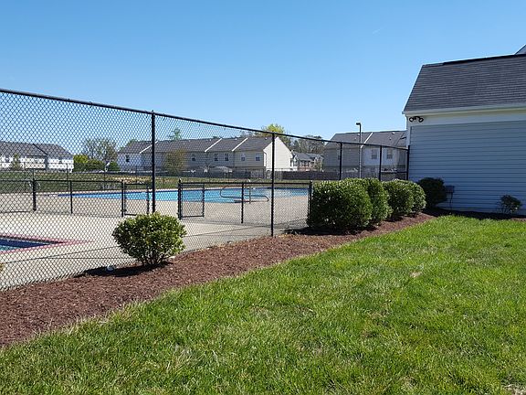 5th image of 4003 Sherborne Ln