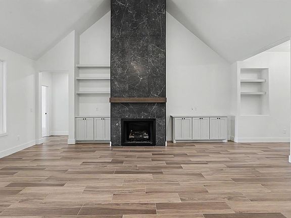 5th image of 4117 Emery Dr