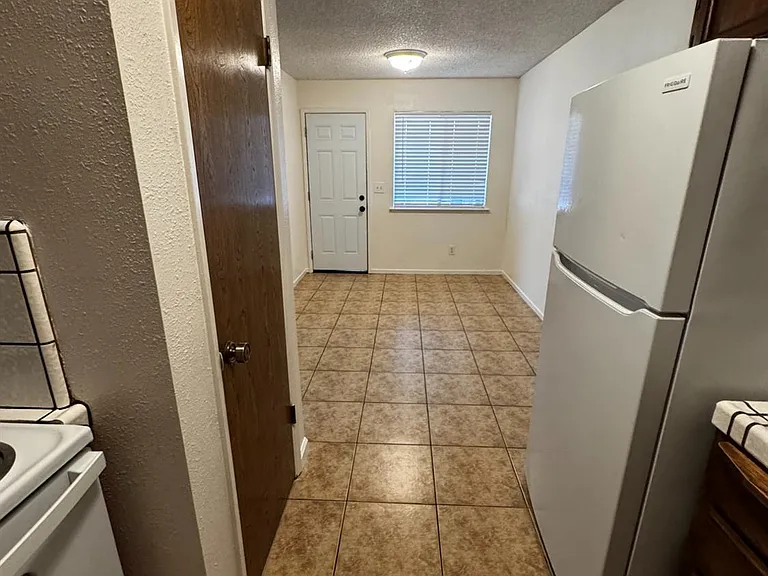 4313 N Emerson Ave #103 — Photo 9